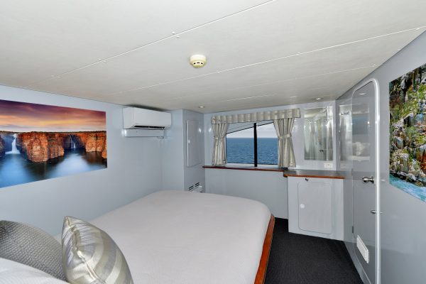 Kimberley-quest-flybridge-cabin-outback-to-ocean